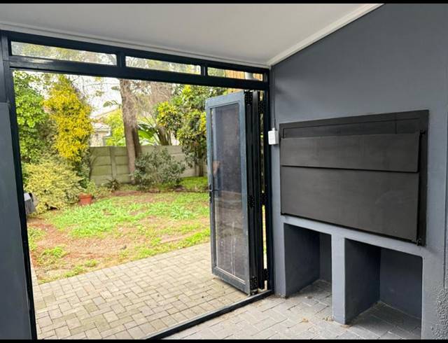 5 BEDROOM HOUSE FOR SALE IN BOSTON